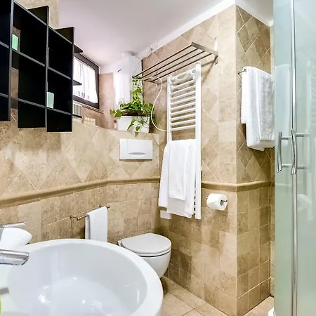 Charming Flat 1 Minute On Foot From Colosseum * רומא