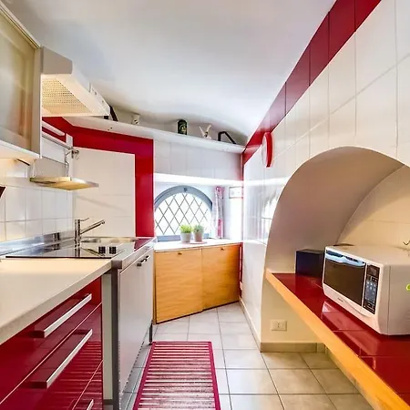 Charming Flat 1 Minute On Foot From Colosseum דירה *